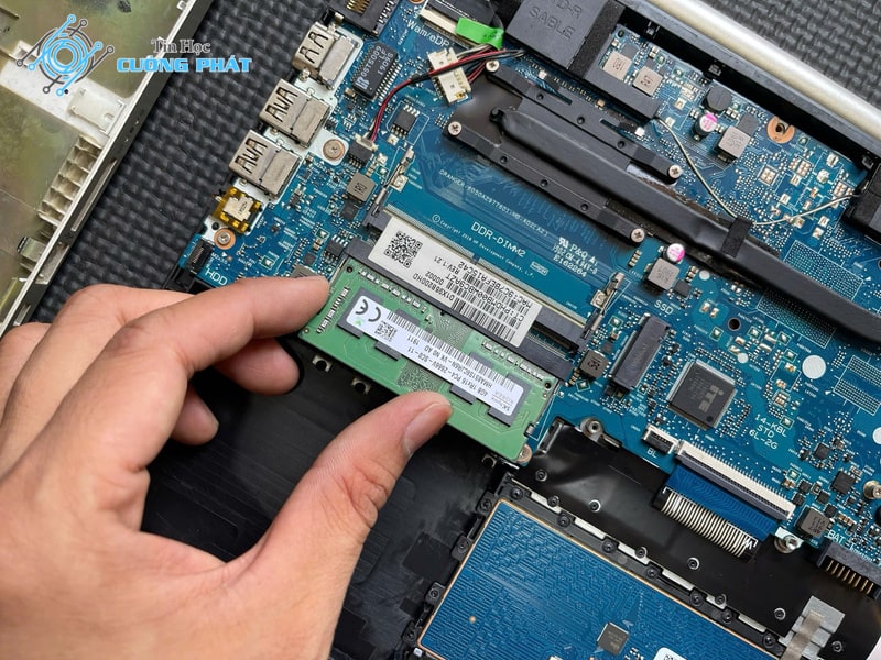 thay ram laptop